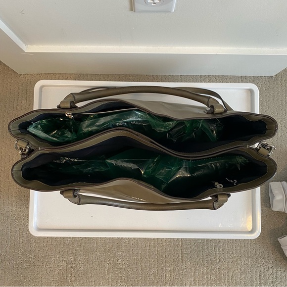 Coach Olive Leather Shoulder Bag - Picture 3 of 11